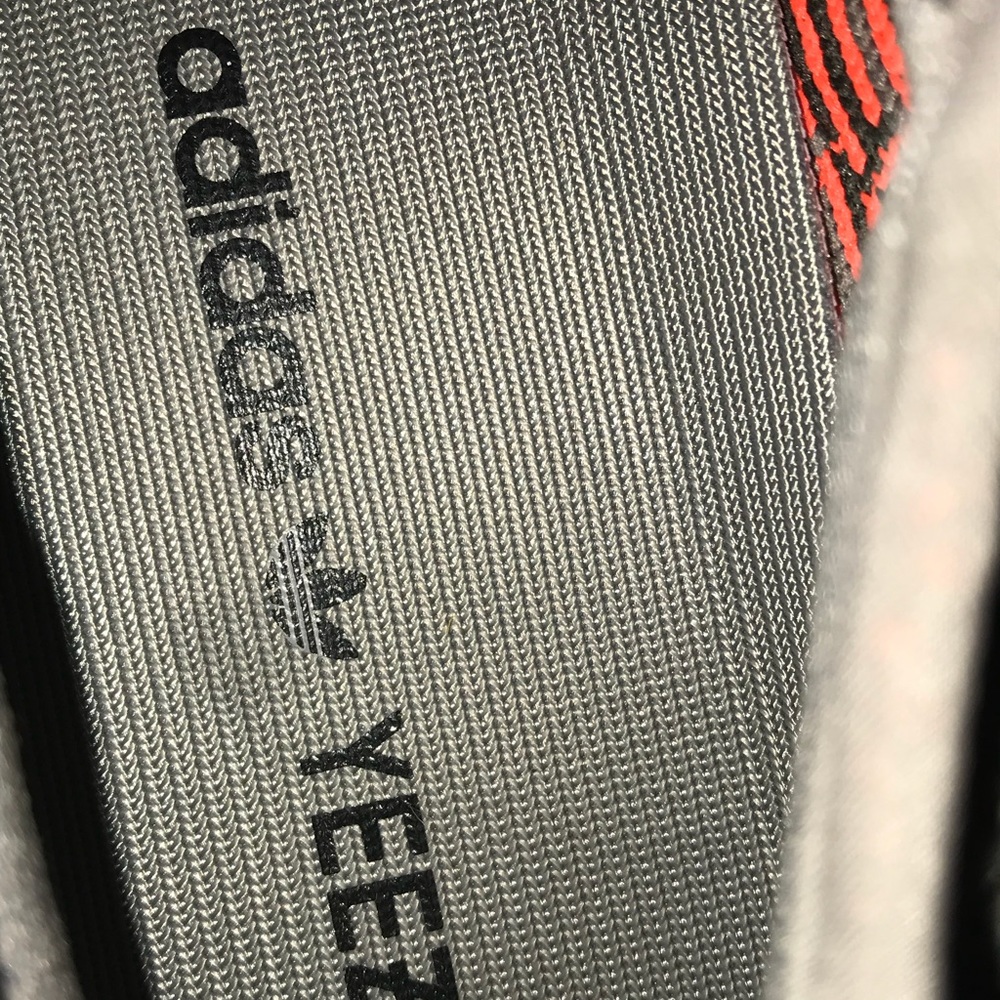 Yeezy Boost 350 V2 Beluga - Picture 6 of 8